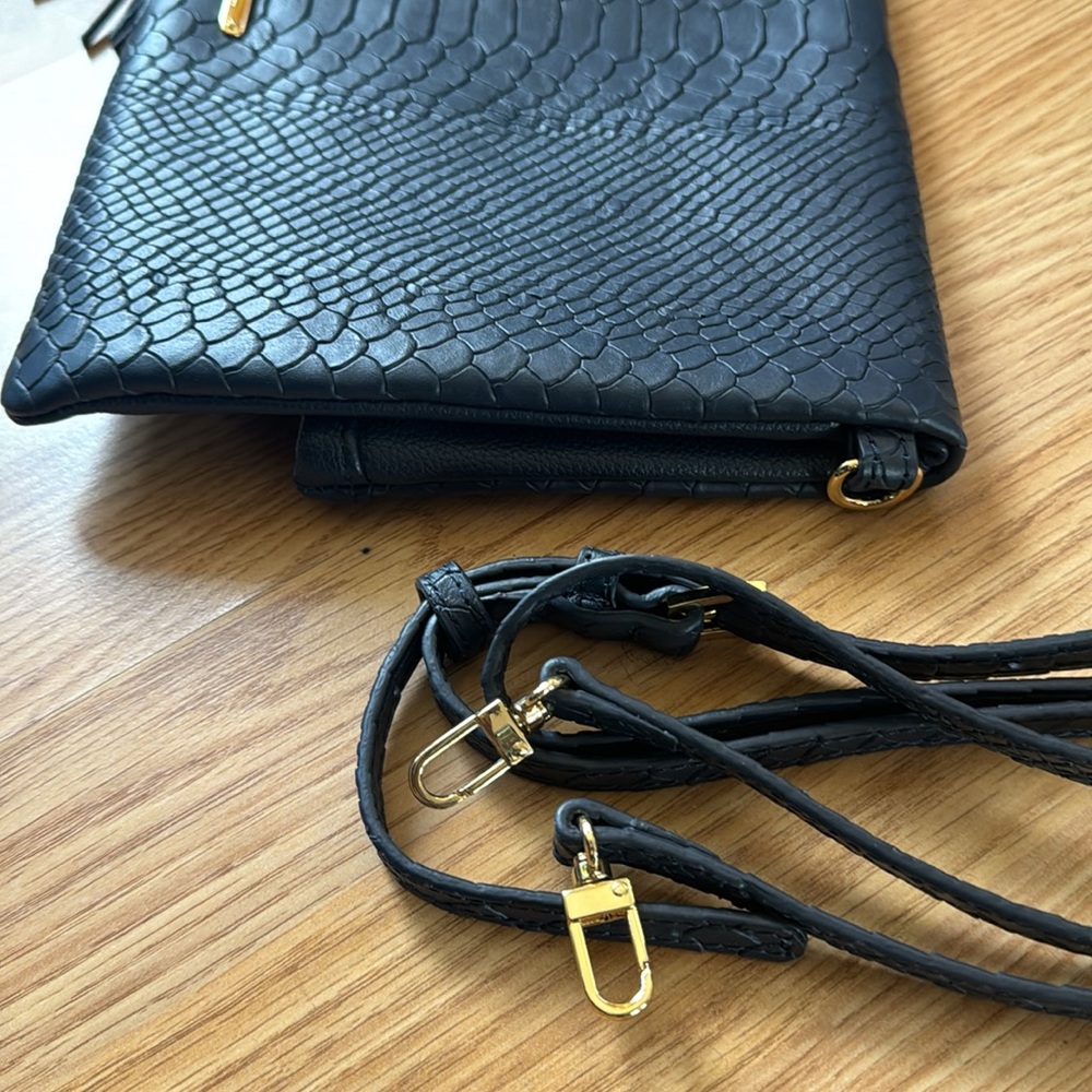 GiGi New York navy blue Fold-Over Clutch with Tassel crossbody leather - Picture 5 of 10